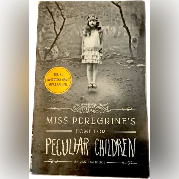MISS PEREGRINE'S
HOME FOR
PECULAR CHILDREN book - Picture 1 of 2